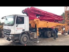 الجزء العلوي من شاحنة المضخة